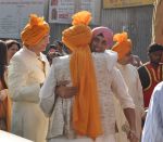 Akshay Kumar at Akshay Kumar_s sister Alka Bhatia_s wedding with Surendra Hiranandani in Four Bungalows Gurdwara on 23rd Dec 2012,1 (11).JPG